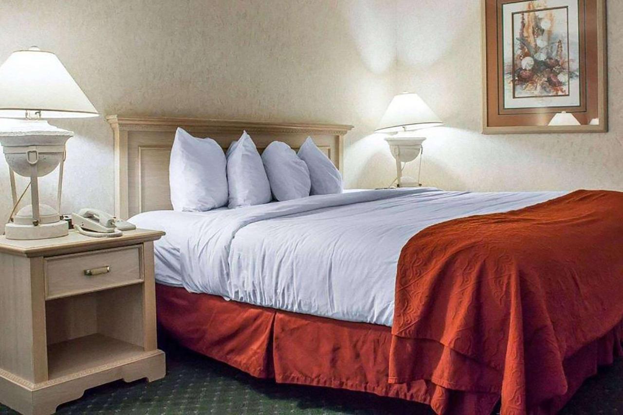 Baymont By Wyndham Safford Hotel Exterior photo