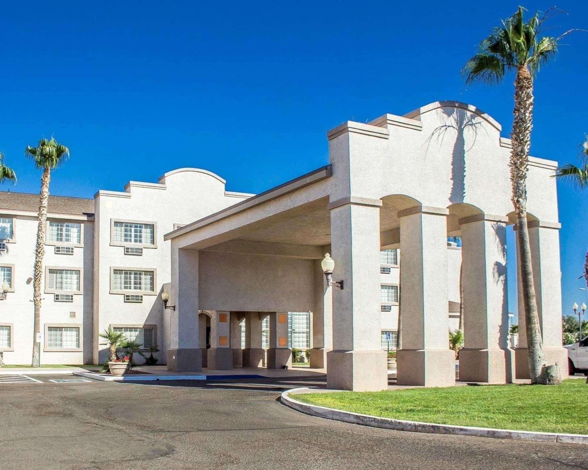 Baymont By Wyndham Safford Hotel Exterior photo