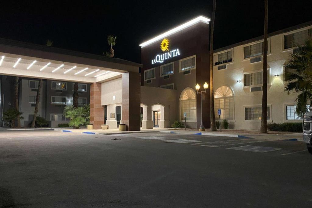 Baymont By Wyndham Safford Hotel Exterior photo