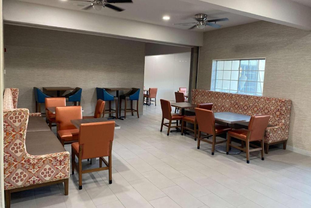 Baymont By Wyndham Safford Hotel Exterior photo