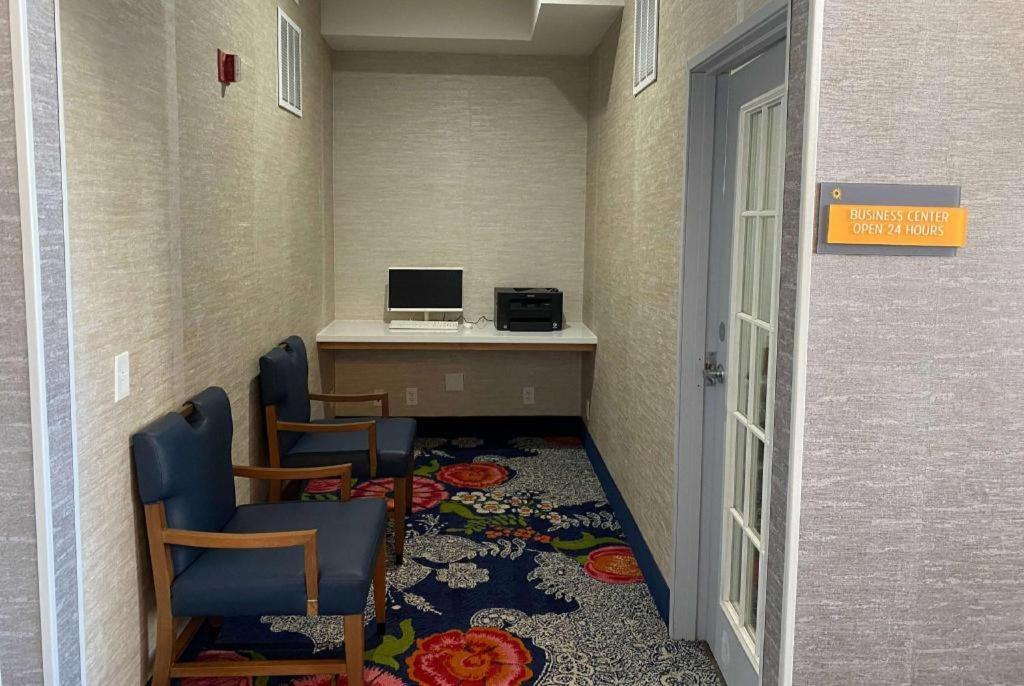 Baymont By Wyndham Safford Hotel Exterior photo