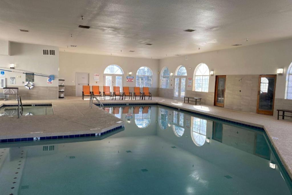 Baymont By Wyndham Safford Hotel Exterior photo